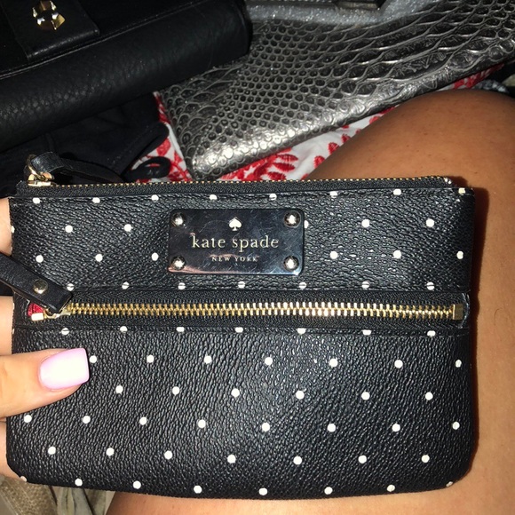 kate spade Handbags - AUTHENTIC Kate Spade wallet, no signs of use kate spade Handbags - AUTHENTIC Kate Spade wallet, no signs of use